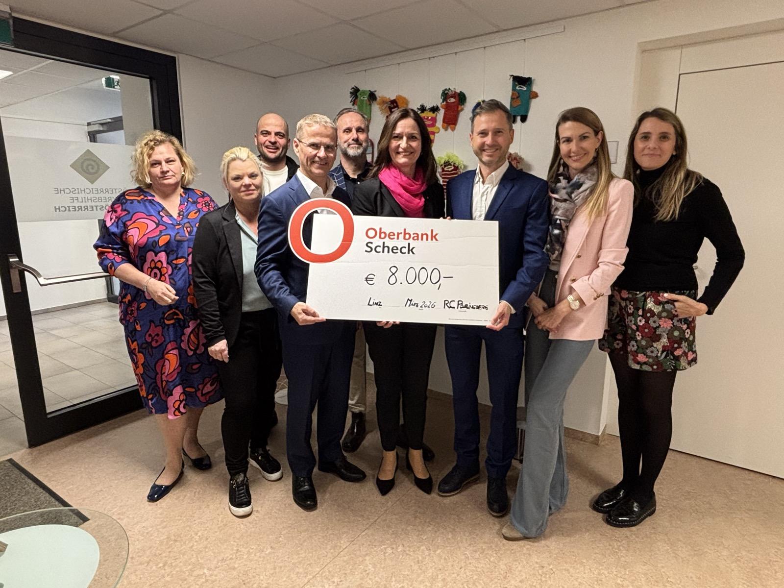 Spendenübergabe vom Rotary Club Linz Pöstlingberg an GF Maria Sauer