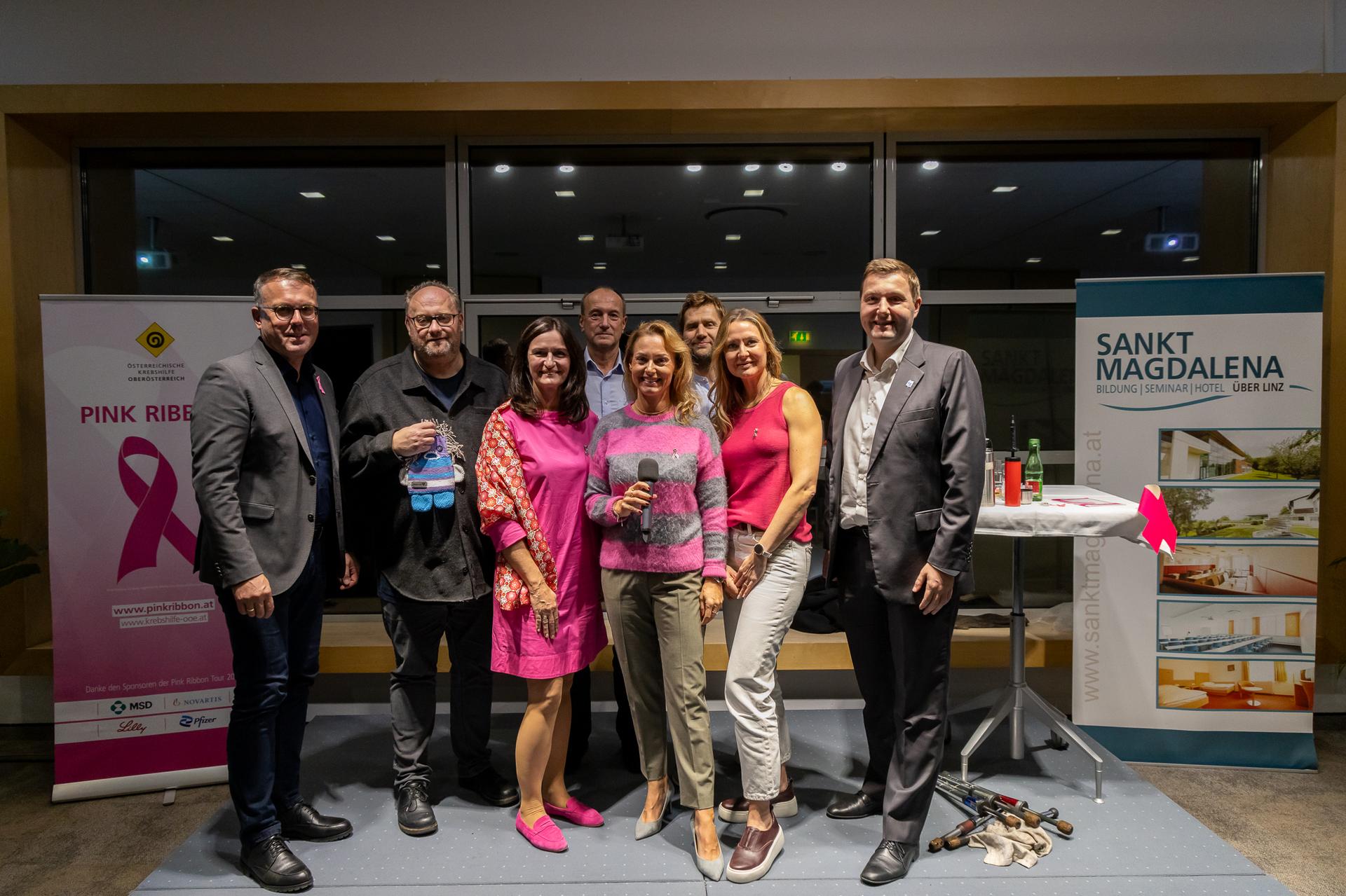 Gruppenbild (von Links): Mag. Günther Lengauer, Günther Lainer, Maria Sauer, Prim. Univ.-Prof. Dr. Martin Burian, Nicole Hüttner, Markus Huber, Dr. Doris Csillag, Dr. Michael Raml