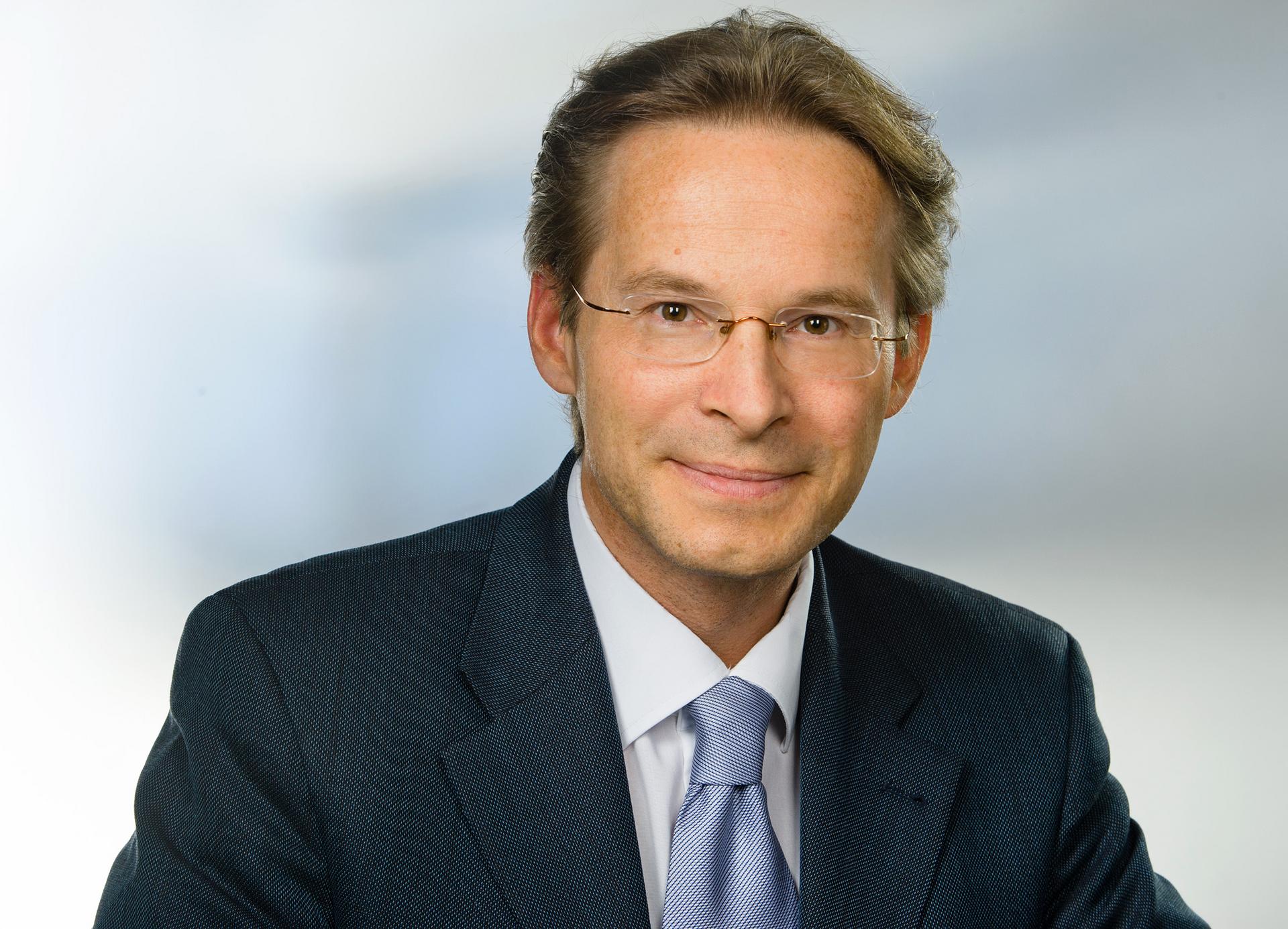 Portraitbild von Univ.-Prof. Dr. Andreas Gruber
